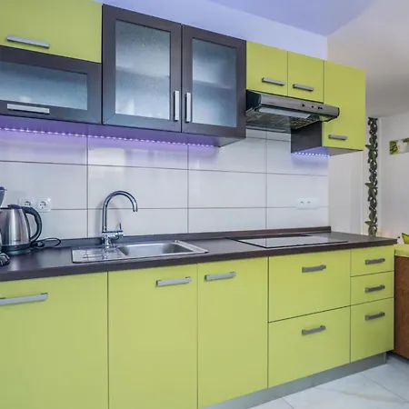 2 Bedroom Stunning In Appartement Njivice