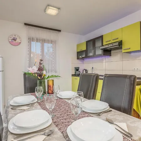 2 Bedroom Stunning In 公寓 *